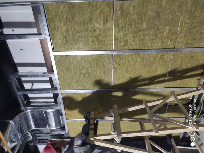 济南机房装修施工队，济南静电地板施工队，济南微孔铝天花施工队